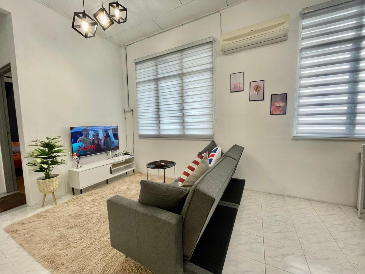 Cozy11a#6pax#netflix#bukitmertajam#lovelycozyhouse Holiday home